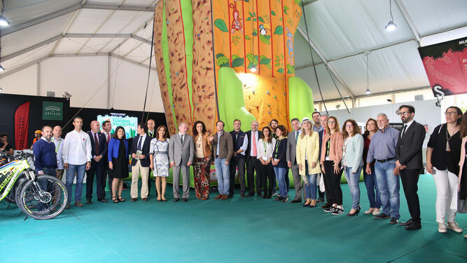 Rodríguez Villalobos, ayer en la inauguración de la II Feria de Turismo Saludable en el patio de la Diputación.