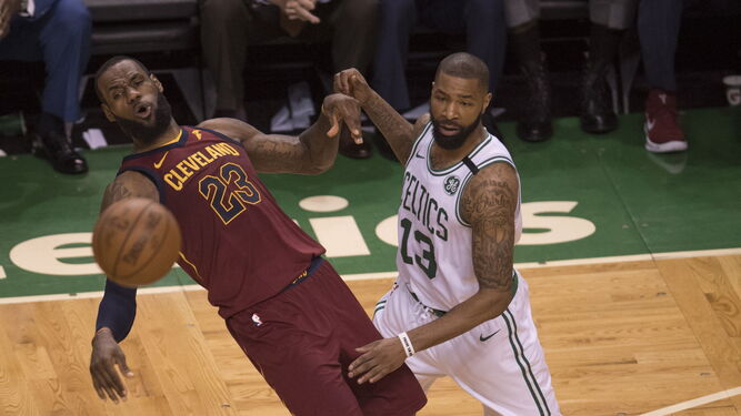 Los Celtics desquician a LeBron JamesErdogan 'hace amistades' en LondresKiev se engalana de cara a la gran final