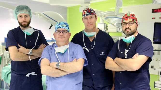 Los especialistas José L. Lirola, David Farrington, Javier Downey y José Manuel Martínez, miembros del Grupo Orthopediatrica.