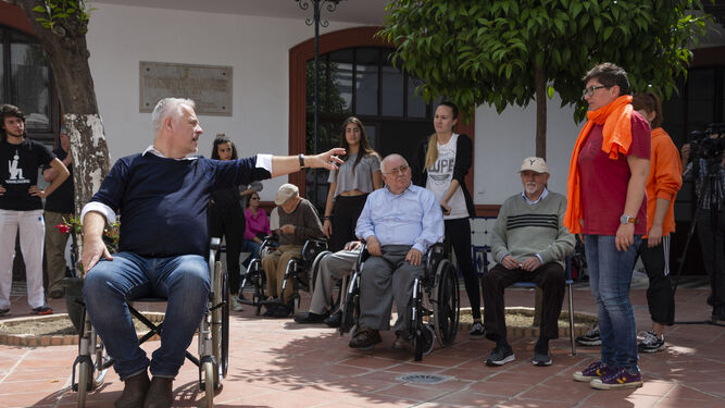 El proyecto cuenta con la participación de ancianos con los que se ha ensayado en sus residencias.