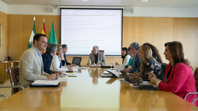 En la imagen, sesión de la Junta de Gobierno celebrada el martes en la Diputación.