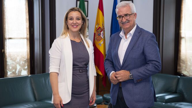 la alcaldesa Ana Isabel Jiménez y el vicepresidente de la Junta Manuel Jiménez Barrios.