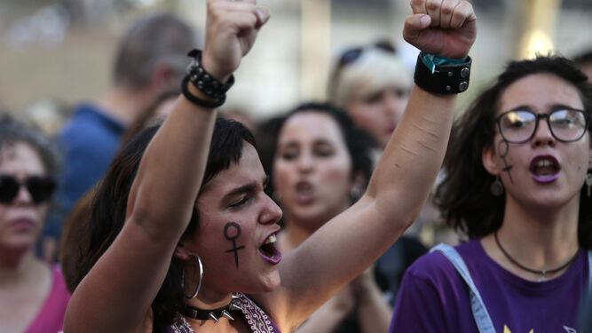 Manifestaci&oacute;n contra la libertad de la Manada en Sevilla