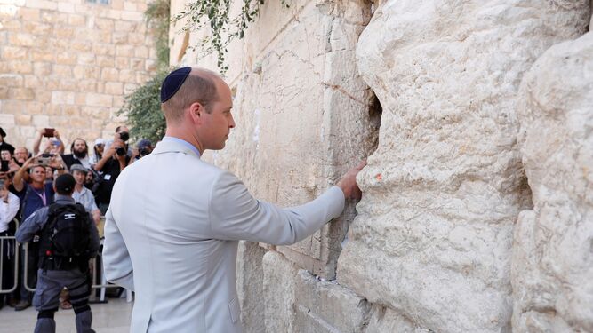Guillermo visita los lugares sagrados de Israel