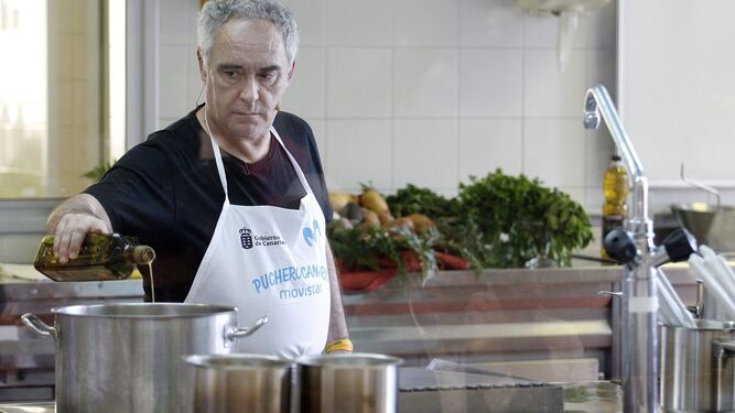 El chef Ferrán Adriá en un reciente acto promocional divulgativo en Canarias.