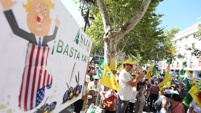 Manifestaci&oacute;n en Sevilla en defensa de la aceituna negra