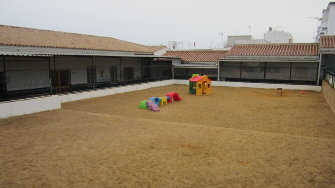 Patio del colegio de Educación Infantil 'El Real', de Carmona.