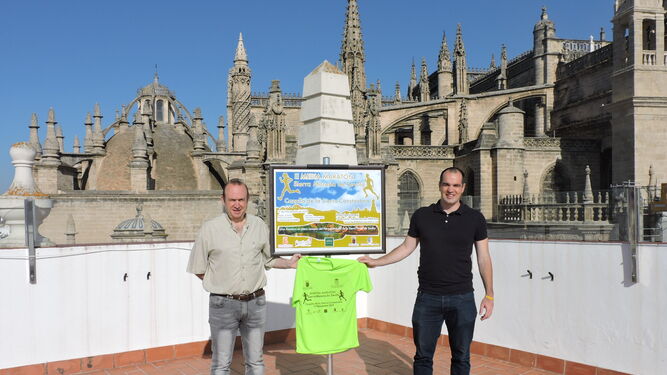 Los concejales de Cazalla de la Sierra y de  Constantina, en la presentación de la III Media Maratón de la Sierra Norte de Sevilla.