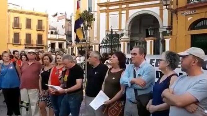 Andalucía Republicana lee un manifiesto a las puertas de la basílica de la Macarena.