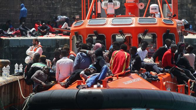 Los &uacute;ltimos inmigrantes rescatados en el Estrecho