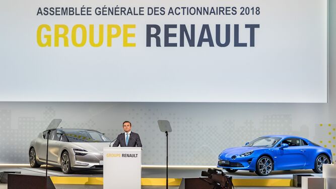 Asamblea general de accionistas del grupo Renault, con su presidente Carlos Ghosn.