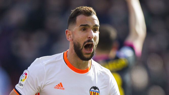 Montoya celebra un gol con el Valencia.