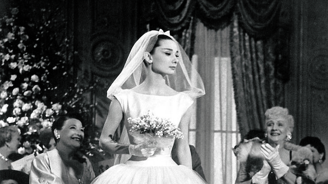 Audrey Hepburn como Jo Stockton en 'Una cara con &aacute;ngel' (1957).