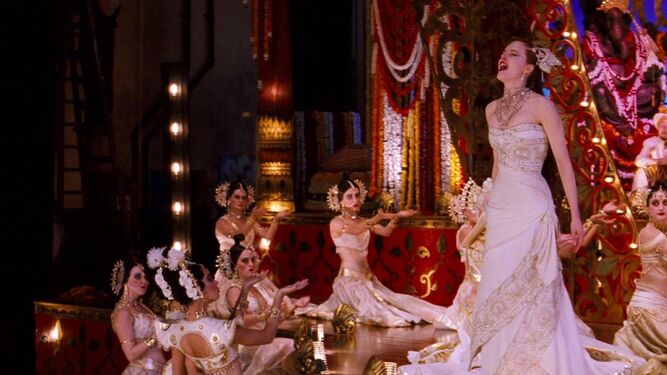 Nicole Kidman como Satine en 'Moulin Rouge' (2001). Dise&ntilde;o de Angus Strathie.