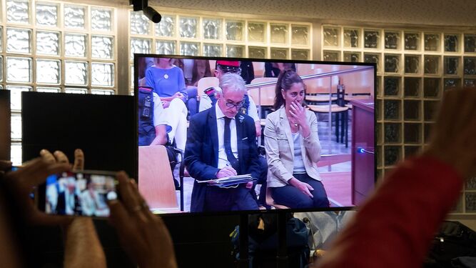 Fernando Blanco y Margarita Garau, en los juzgados de Lérida.