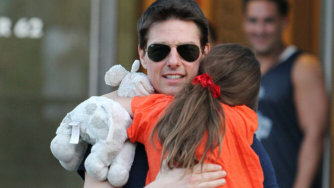 El actor, con su hija en brazos, cuando era pequeña