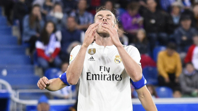 Bale se lamenta durante una jugada.