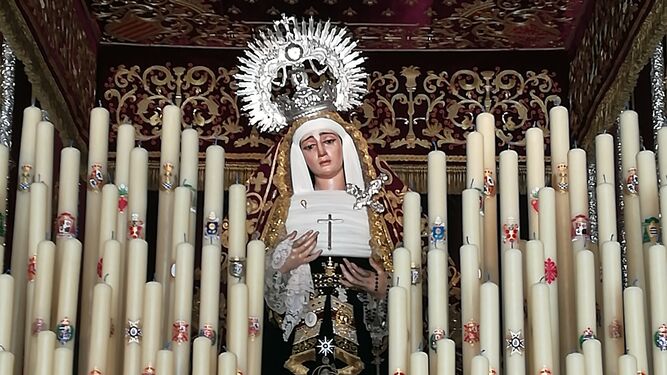 La Virgen de la Victoria, de las Cigarreras, en su paso.