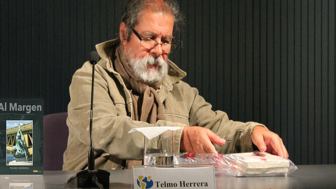 El autor Telmo Herrera.