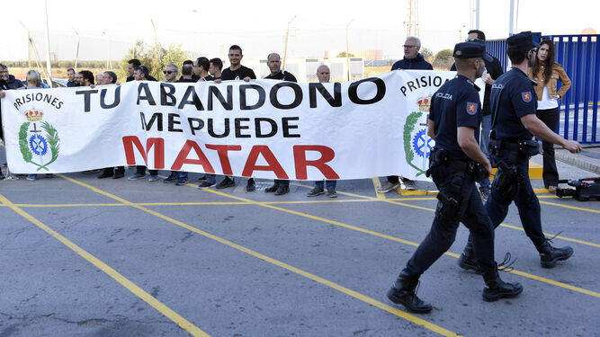 Protesta de los funcionarios de prisiones en Sevilla-I