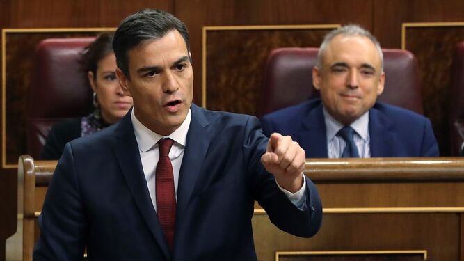Pedro Sánchez en la sesión de control del Congreso