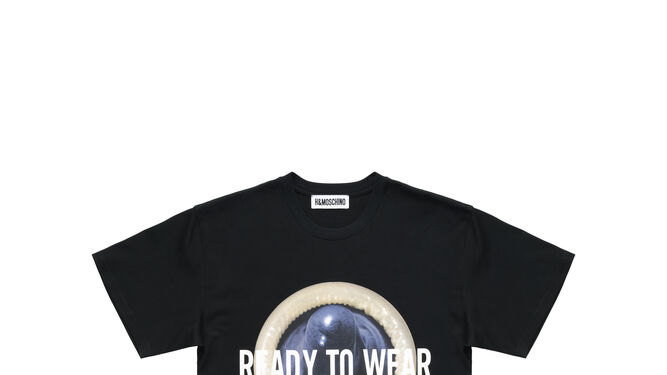 Camiseta con estampado 'Ready to wear' de Moschino tv H&amp;M 34,99 EUR