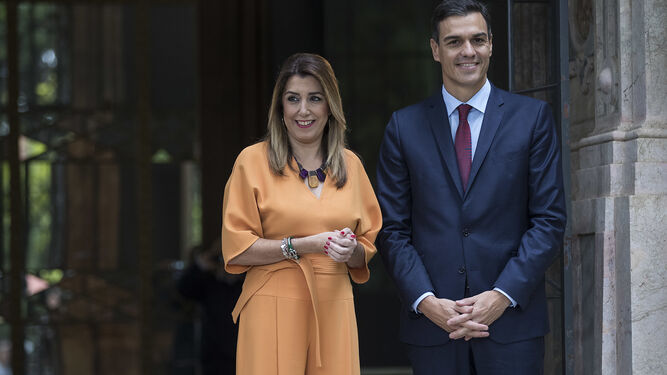 Susana Díaz y Pedro Sánchez se reúnen tras el Consejo de Ministros.