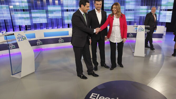 Los partidos recibirán 1.000 euros más por escaño. Susana Díaz, Juanma Moreno y Maíllo en 2015.