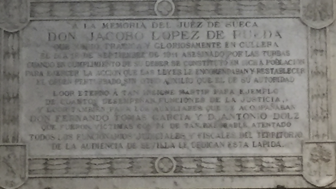 Placa en homenaje a Jacobo López de Rueda en la Audiencia