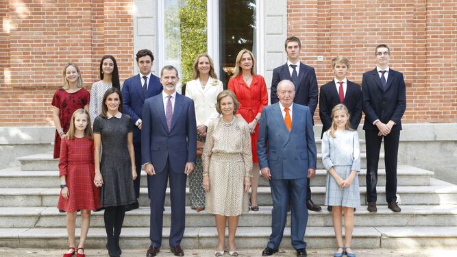 La foto de familia de doña Sofía con el Rey, sus hijos y todos sus nietos