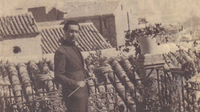 Andrés Martínez de León, en la terraza del 'Altavoz del Frente Sur', en la calle Llana de Jaén. F. MARTÍNEZ DE LEÓN