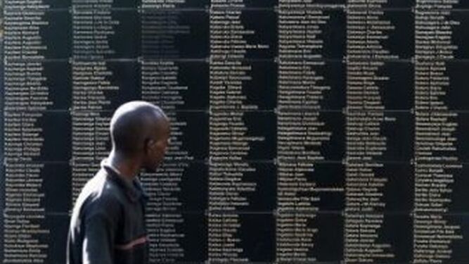 El muro donde están los nombres de todas las víctimas de la Guerra Civil de Burundi.