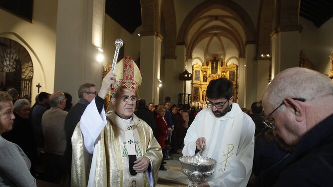 El arzobispo, durante la ceremonia.