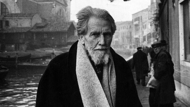 Ezra Pound en Venecia, a la espalda de la Academia