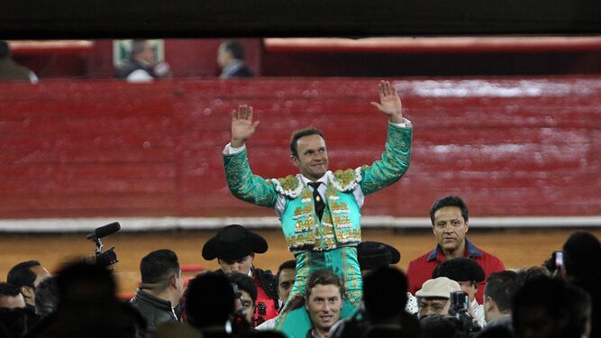 Antonio Ferrera, en su salida a hombros en La Mëxico.