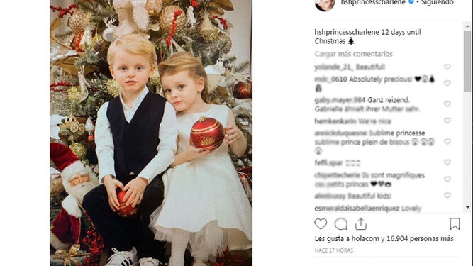 Jacques y Gabriella, en la publicación navideña de su madre en Instagram.