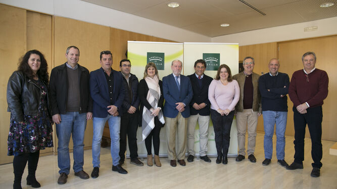 El presidente de la Diputación de Sevilla, ayer en la firma del convenio con los nueve ayuntamientos.