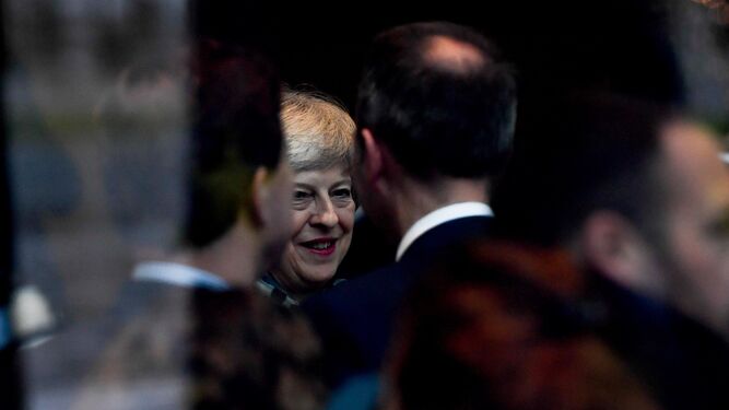 Theresa May sonríe a su llegada a Berlín en una visita reciente.
