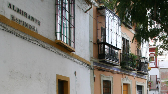 La calle Almirante Espinosa, en el casco norte de la ciudad.