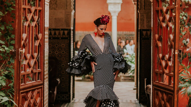 Los diseñadores de We Love Flamenco 2019 desvelan qué tendencias veremos en sus colecciones este año. Diseño de Úrsula Sánchez.