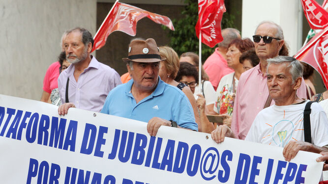 Protesta de pensionistas en Huelva.