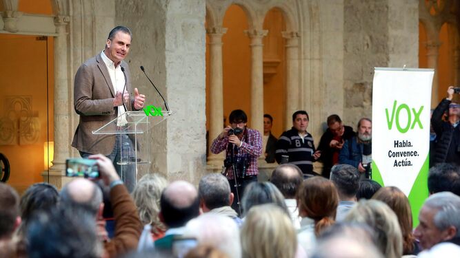 El secretario de Vox, Javier Ortega Smith, en un acto en Burgos.