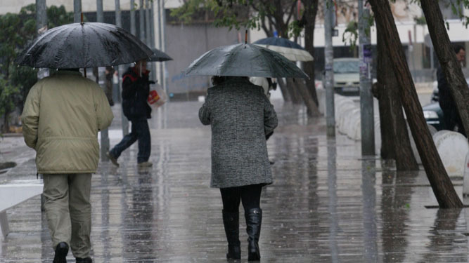 Un día de lluvia y frío en Sevilla.