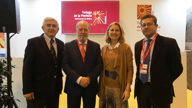 El presidente de la Diputación, en Fitur, con el presidente de la Real Federación Española de Golf.
