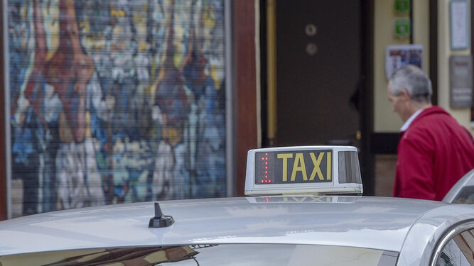 Las siete propuestas del taxi de Sevilla en la guerra contra los VTC