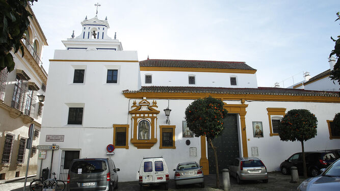 El exterior de la iglesia de Santiago el Mayor.