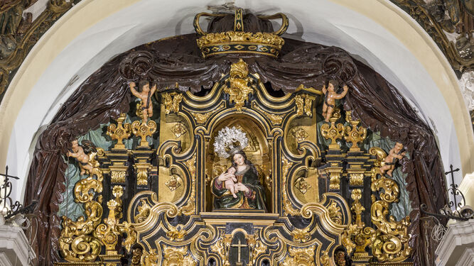 El retablo restaurado.