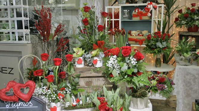 Una floristería lista para el 14 de febrero