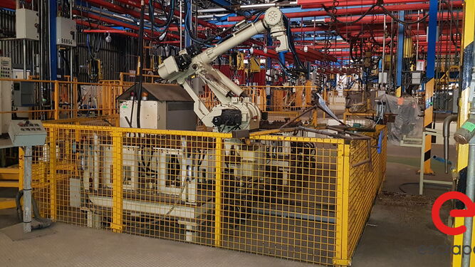 Robot de automoción en la antigua fábrica de Santana