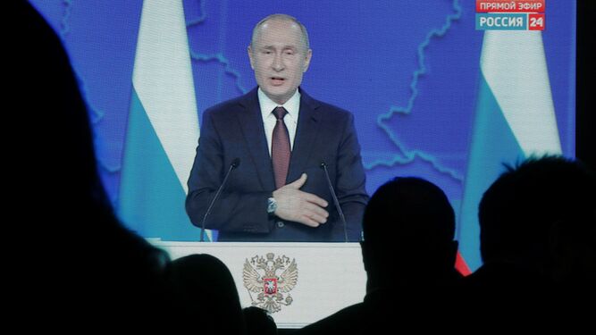 Putin comparece durante su intervención en el discurso del estado de la nación.